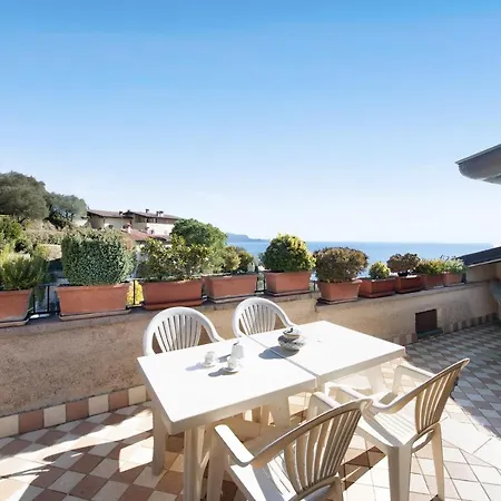 Apartment View Gardone Riviera