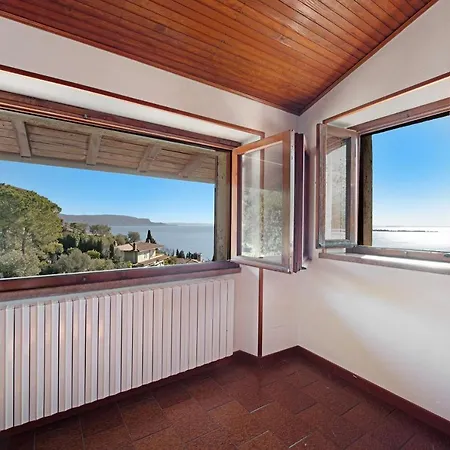 View Apartment Gardone Riviera